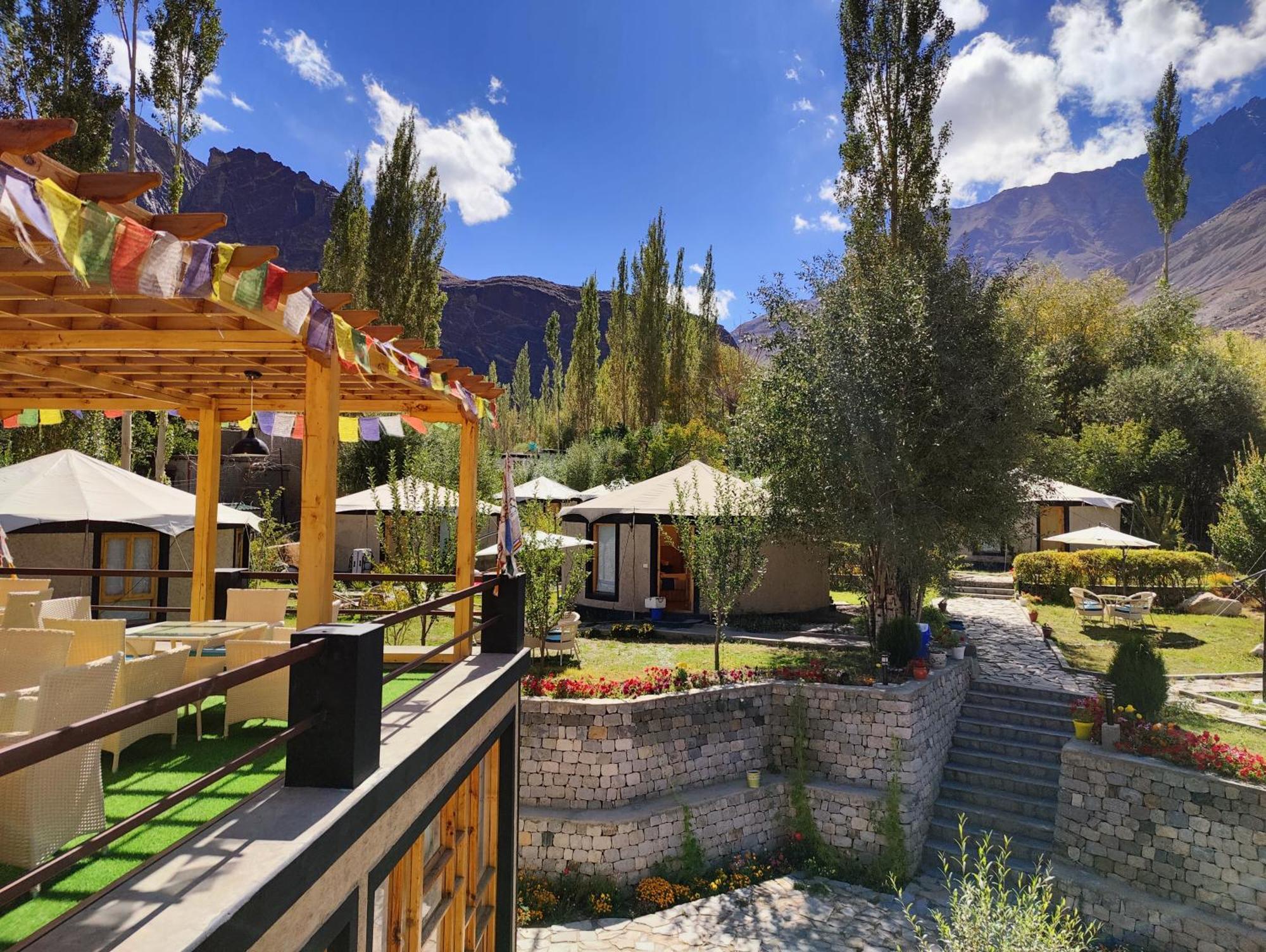 Mystique Meadows Earth Homes Hundar Экстерьер фото